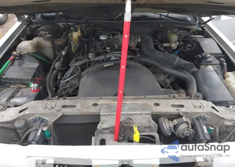 1997 Lincoln Town Car Executive из США, поврежденный, VIN 1LNLM81W8VY669978